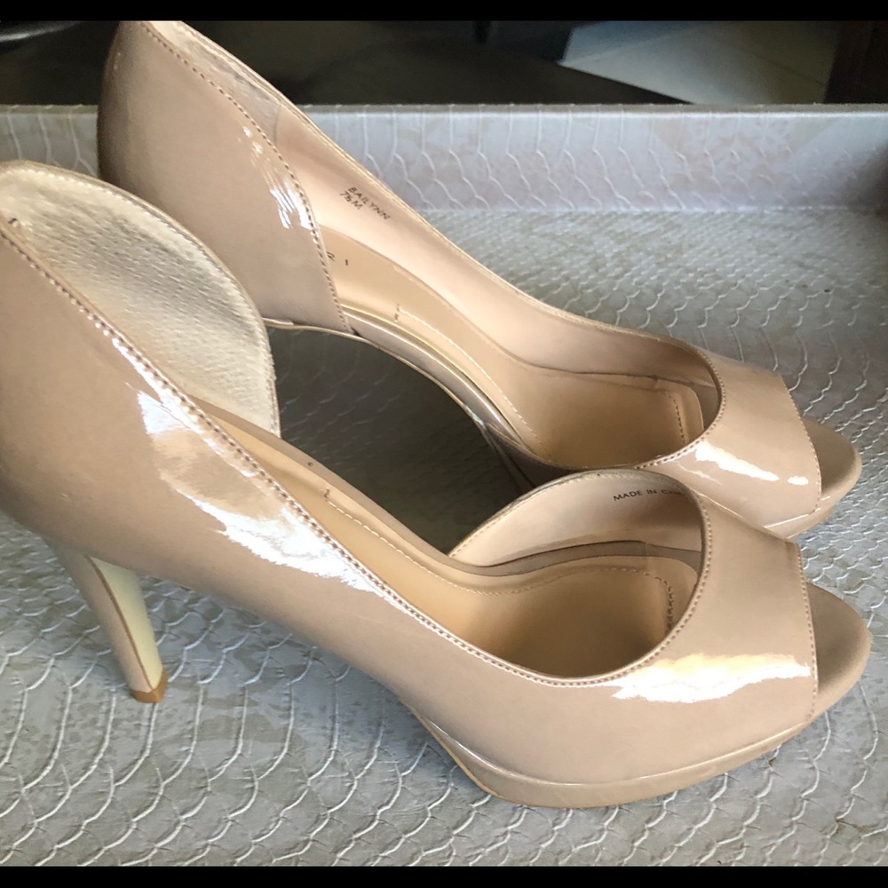 Shoes - Picture 6 of 8